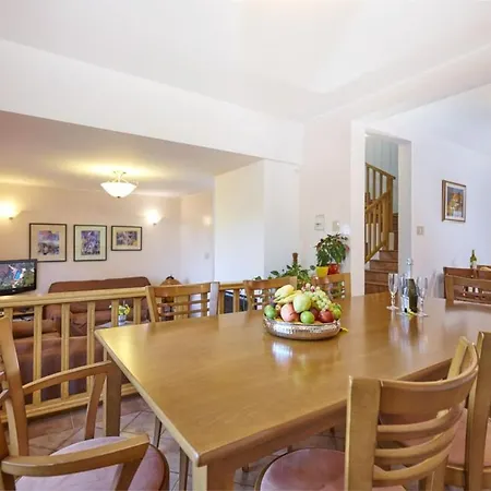 וילה Elegant In With Private Pool Ližnjan