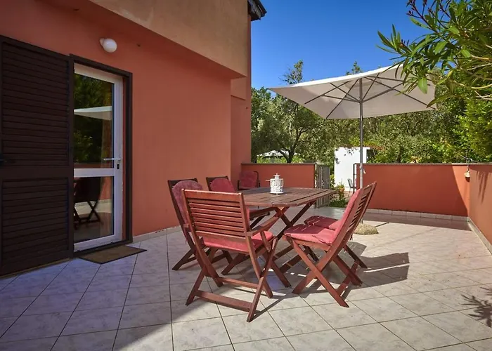 Elegant In With Private Pool Villa Ližnjan