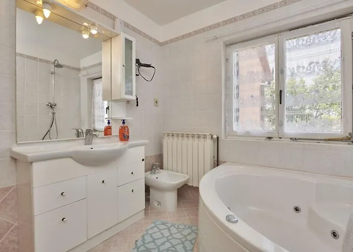 Villa Elegant In With Private Pool