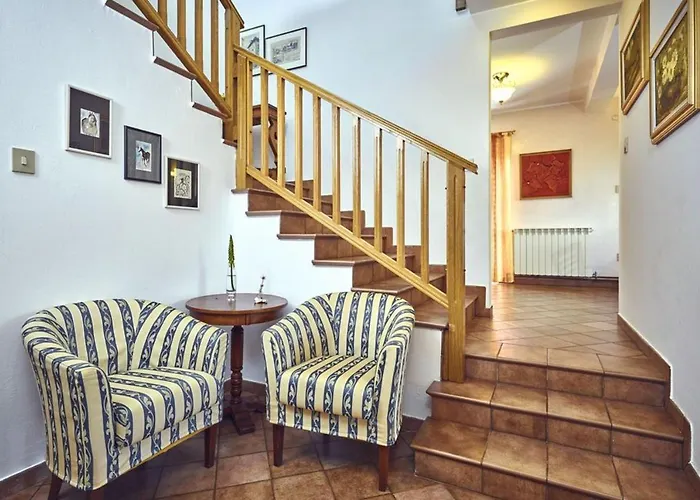 Elegant In With Private Pool Villa