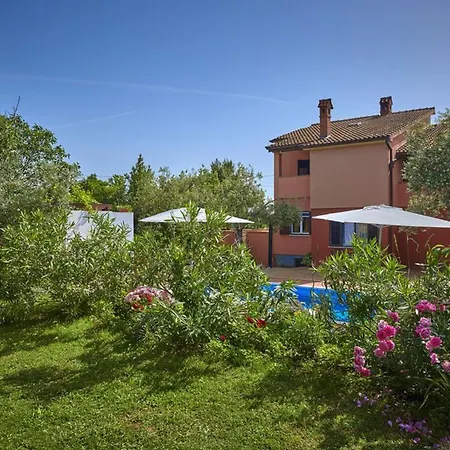 Villa Elegant In With Private Pool *